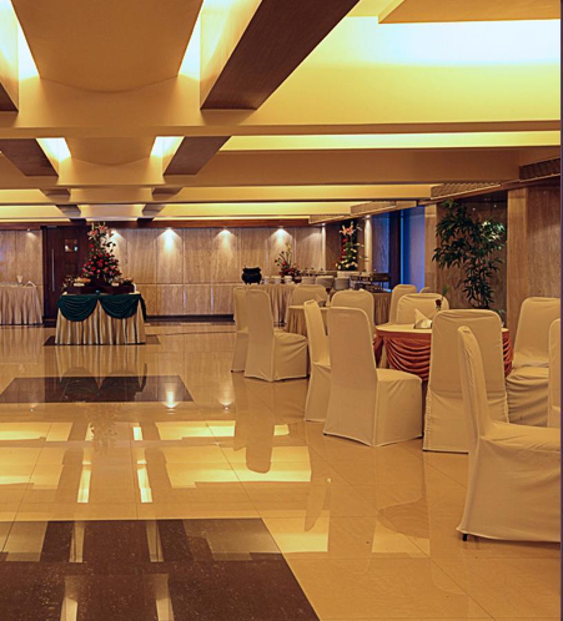 The Royal Orchid Hotel, Chembur Mumbai Exterior foto